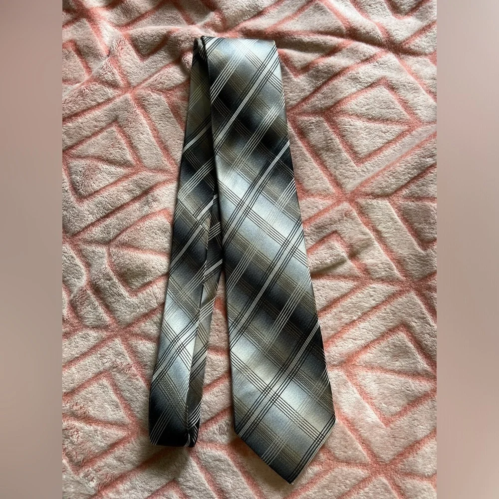 #23 Pronto Uomo Grey line tie
